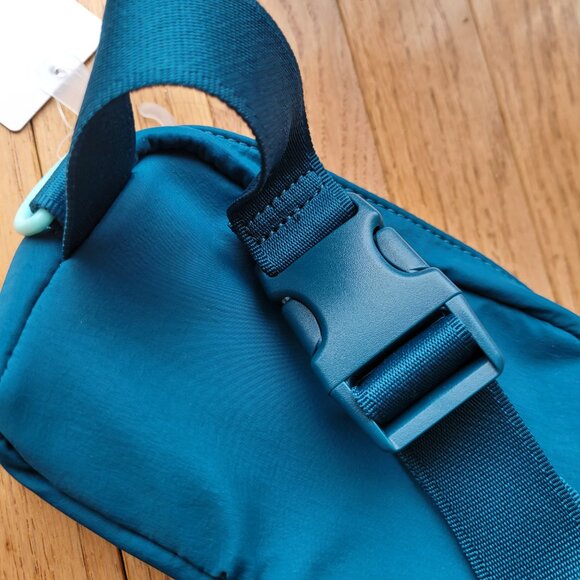 NWT Athleta Girl Always Belt Bag Coastal Teal - Picture 6 of 14